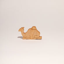 Load image into Gallery viewer, CAMEL - SEATED
